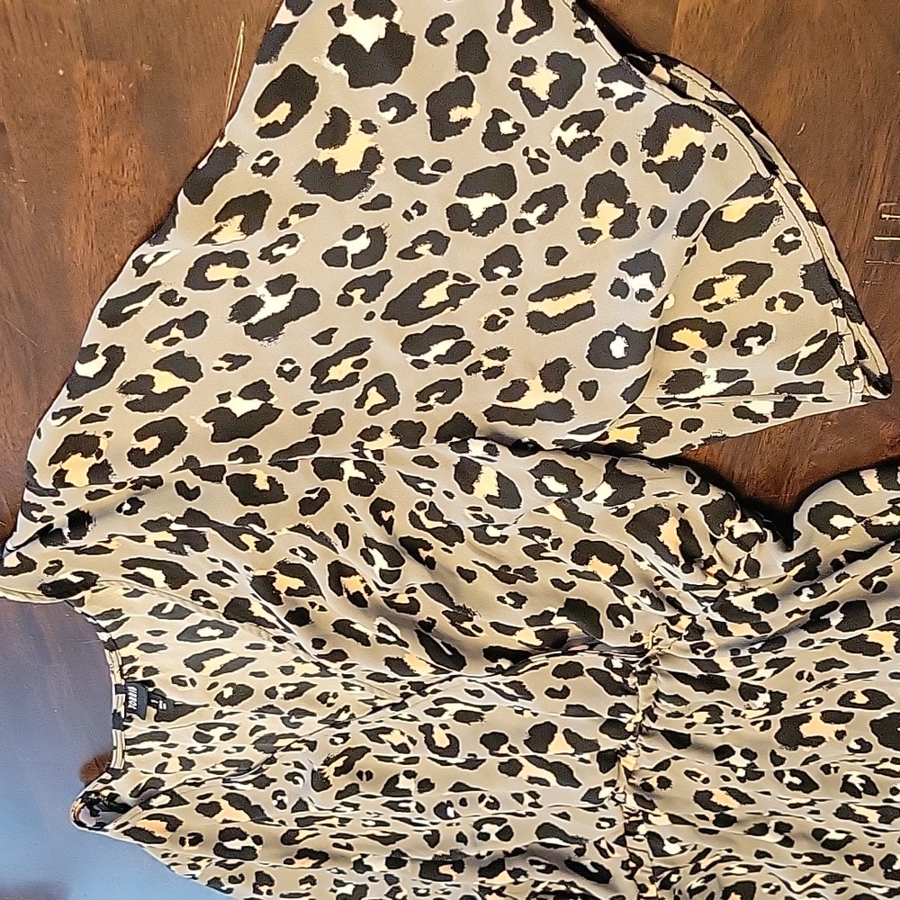 Torrid Size 1 Women's Leopard Print Wrap Top - Picture 6 of 9